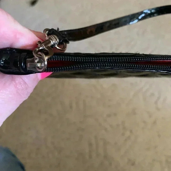 Unbranded Woman’s Wristlet With Patchwork Pattern - Picture 5 of 7